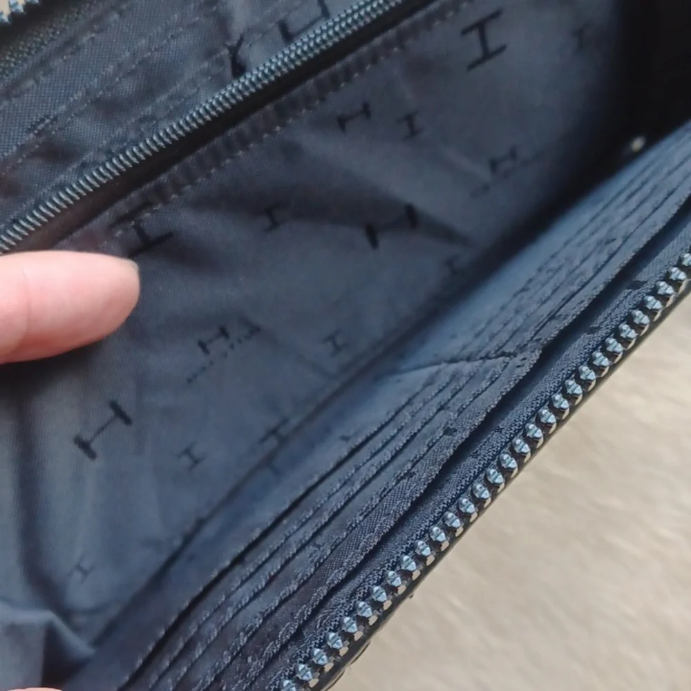 Halston wallet